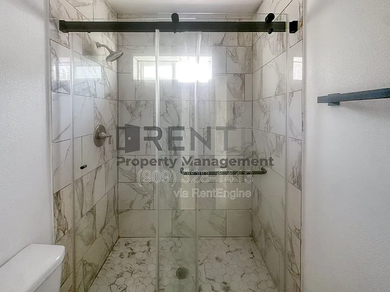 787 N Reservoir St — Photo 15