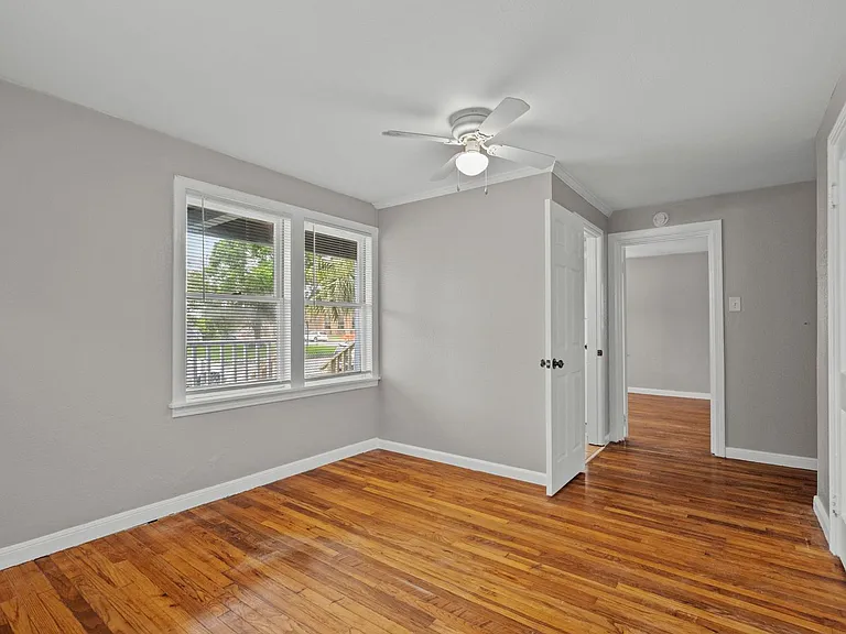 4020 Avenue O 1/2 — Photo 32