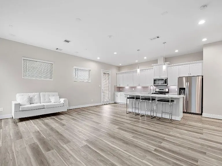 7522 Sandle St — Photo 4