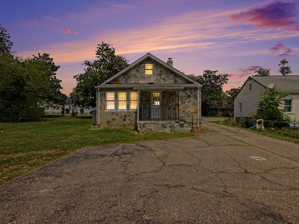 112 Gibson St, Fredericksburg, VA 22401