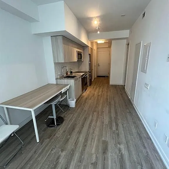 28 Wellesley St E #605 — Photo 10