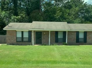 71 Maple St, Wetumpka, AL 36092
