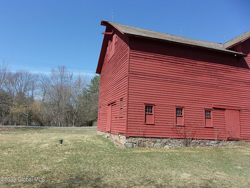 4th image of 110 Craver Road