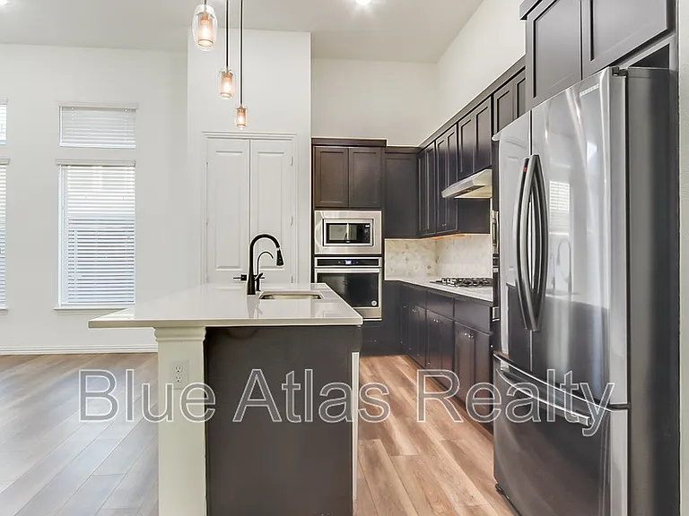 235 Woodson St — Photo 6