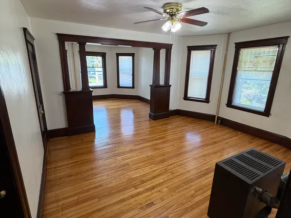49 Houghton St APT 2, Worcester, MA 01604