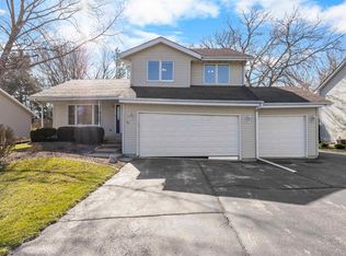 36 Countryside Dr, Rockton, IL 61072