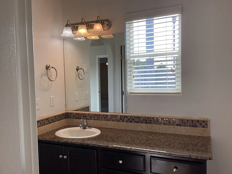 7082 N Refinement Dr — Photo 8