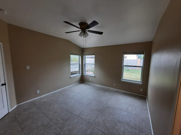 1335 Cougar Country — Photo 13