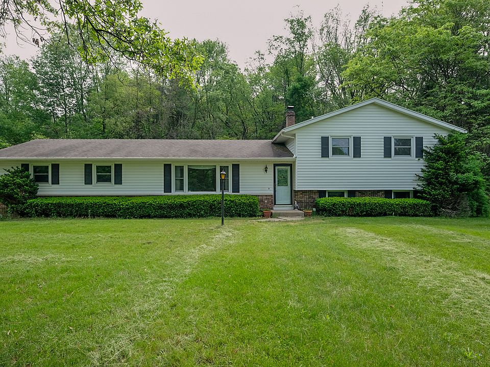 1st image of 2924 N 33rd St