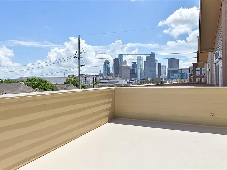 1807 W Webster St — Photo 30