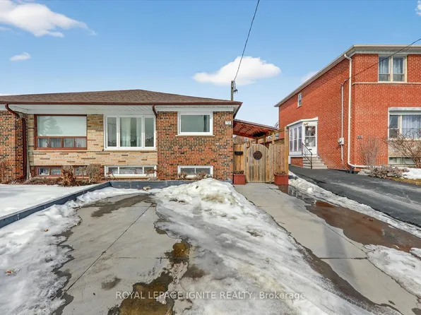 12 Kanarick Cres, Toronto, ON M3L 1P4