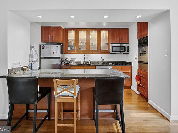 2nd image of 4515 Willard Ave APT 702S
