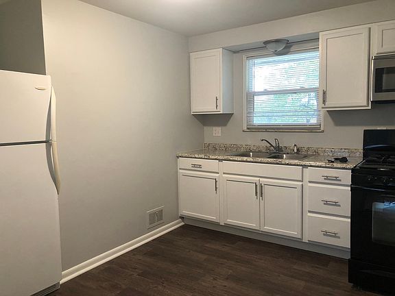 2nd image of 10136 Southeastern Ave #10136