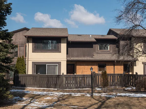 5247 S Somerset Ln Unit 113, Greenfield, WI 53221
