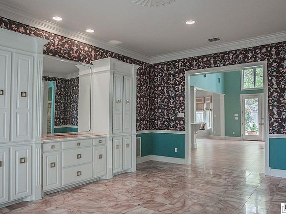 3rd image of 3305 Lake Desiard Dr