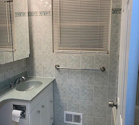 4th image of 14227 131st Ave #1