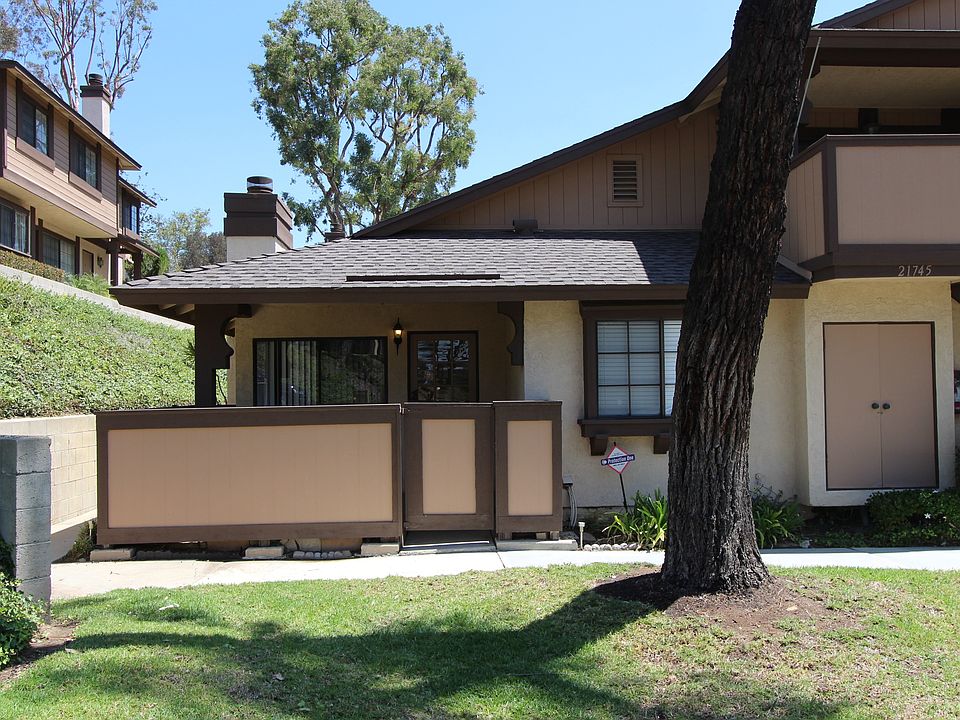 1st image of 21745 Laurelrim Dr Unit A