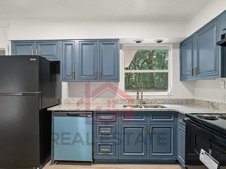 4112 Vassar Cir — Photo 16
