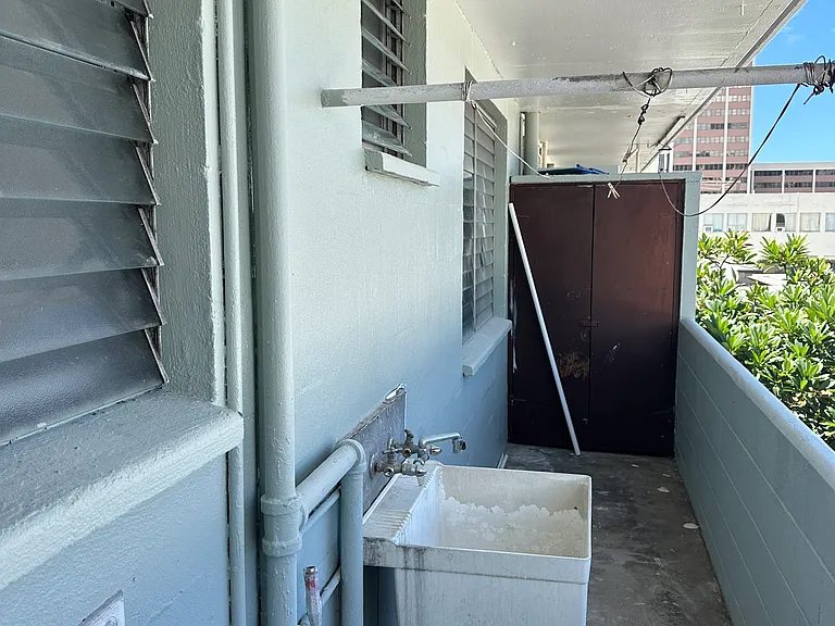 1329 Kinau St #C-6 — Photo 8