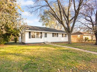 9480 Quaker Ln N, Maple Grove, MN 55369