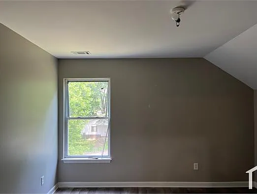 4 bed, 1600 sqft, $2,200 — Photo 4