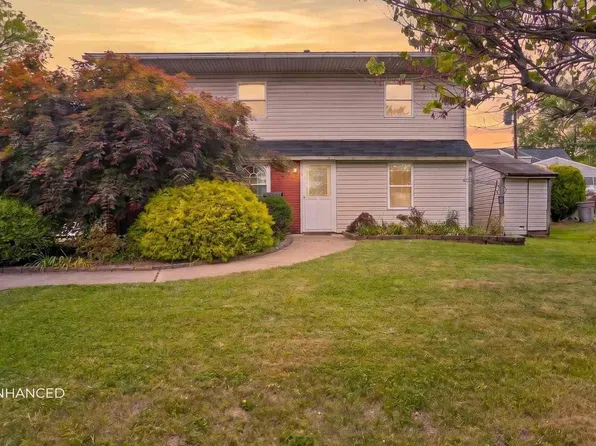 23 Cotton Rd, Levittown, PA 19057