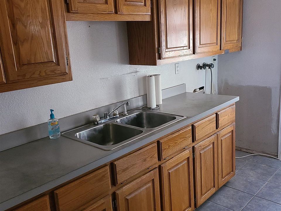 2nd image of 1202 N Coleman St