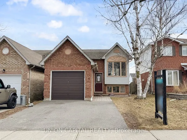 9 Fenwick Ave, Clarington, ON L1C 4R6