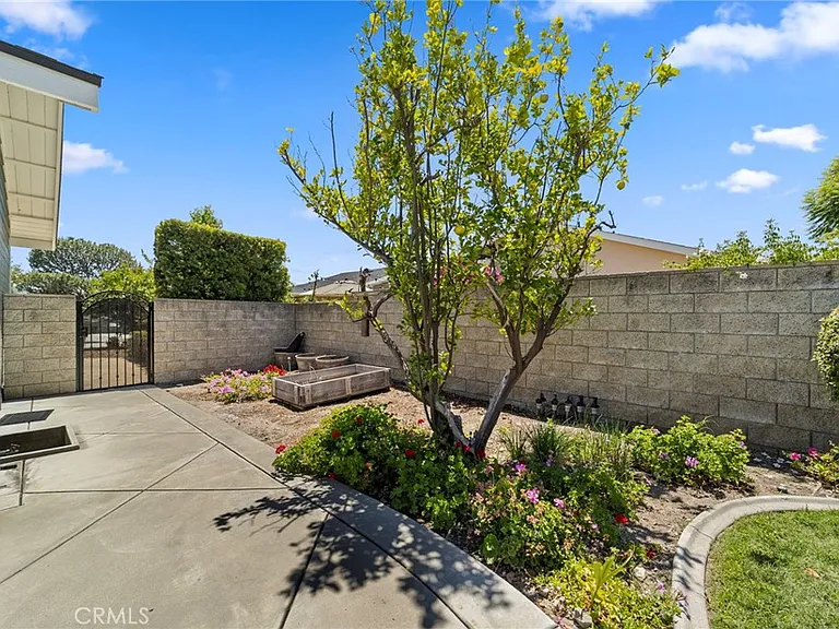 963 E Meda Ave — Photo 33