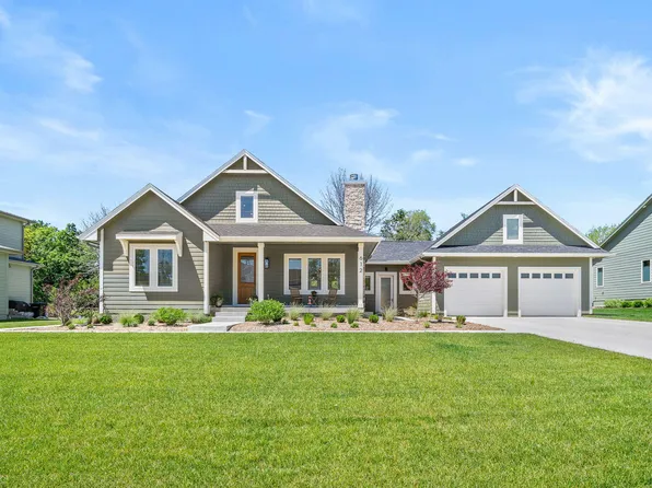 612 Pelican Dr, Polk City, IA 50226