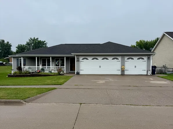 300 York St, Wilton, IA 52778