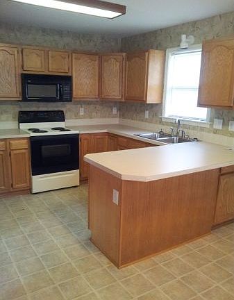 2nd image of 3693 Wyandotte Ave
