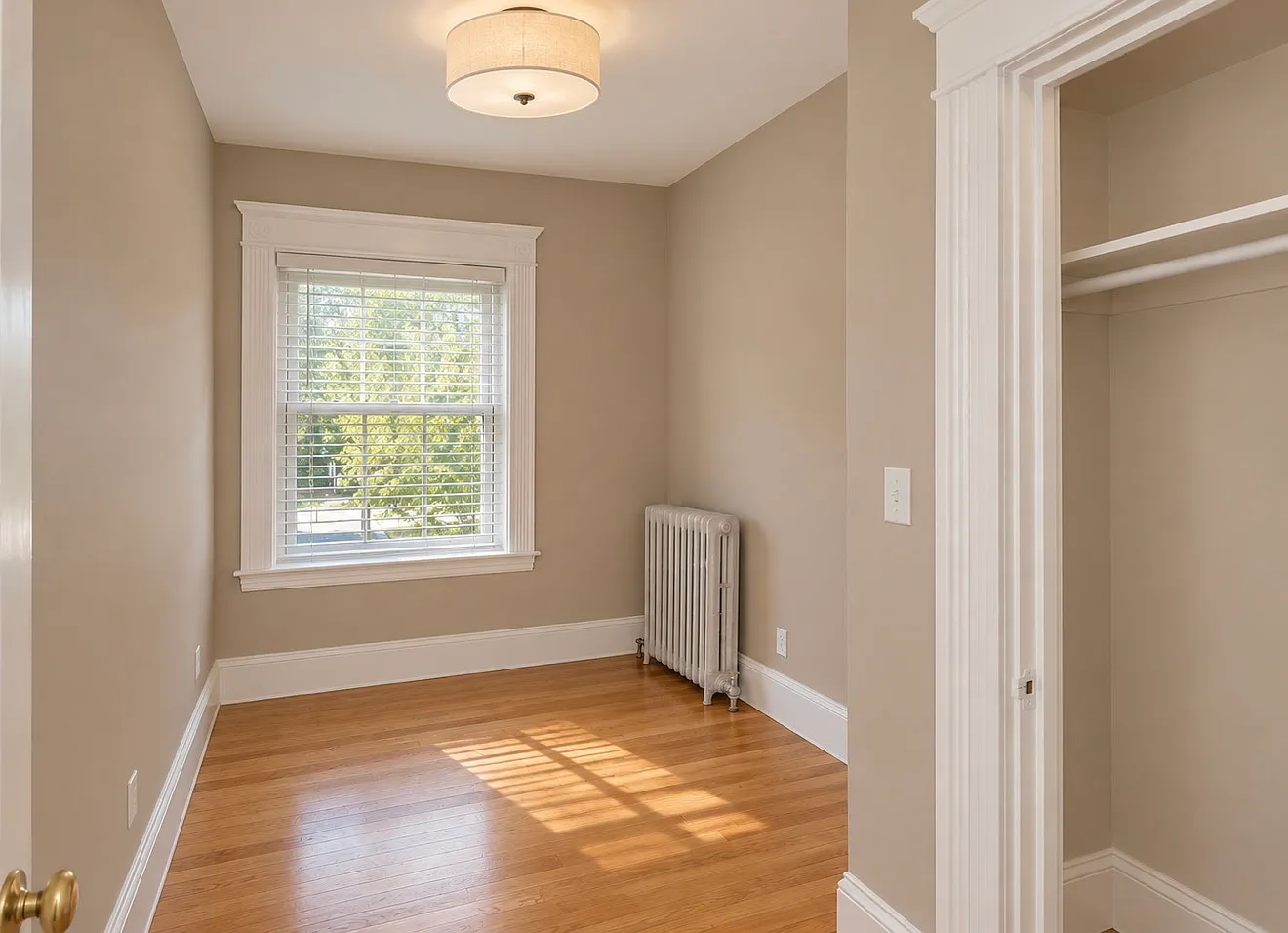 3 bed, 1062 sqft, $3,900 — Photo 2