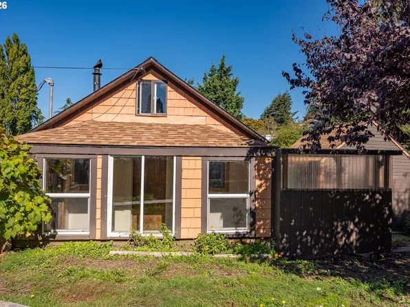 91445 Main Ln, Coquille, OR 97423