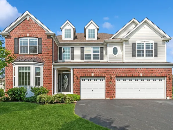 200 Reston Ln, Gilberts, IL 60136