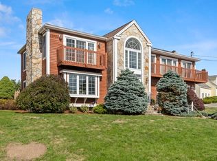 56 Skytop Rd, Ipswich, MA 01938