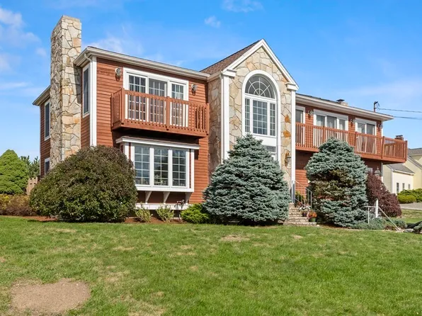 56 Skytop Rd, Ipswich, MA 01938