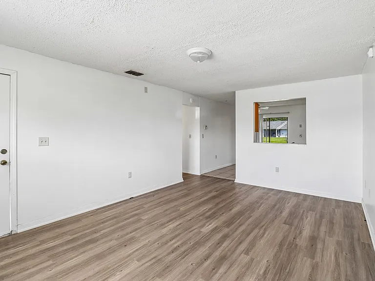 384 Cocoa Ct — Photo 6