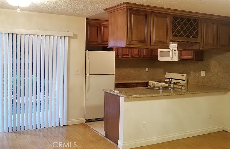 18530 Hatteras St #102 — Photo 1