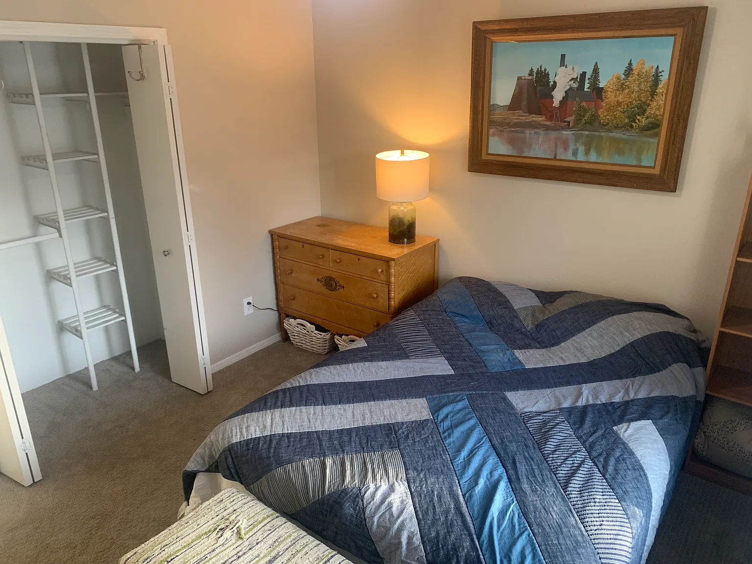 6 bed, 2910 sqft, $1,000 — Photo 3