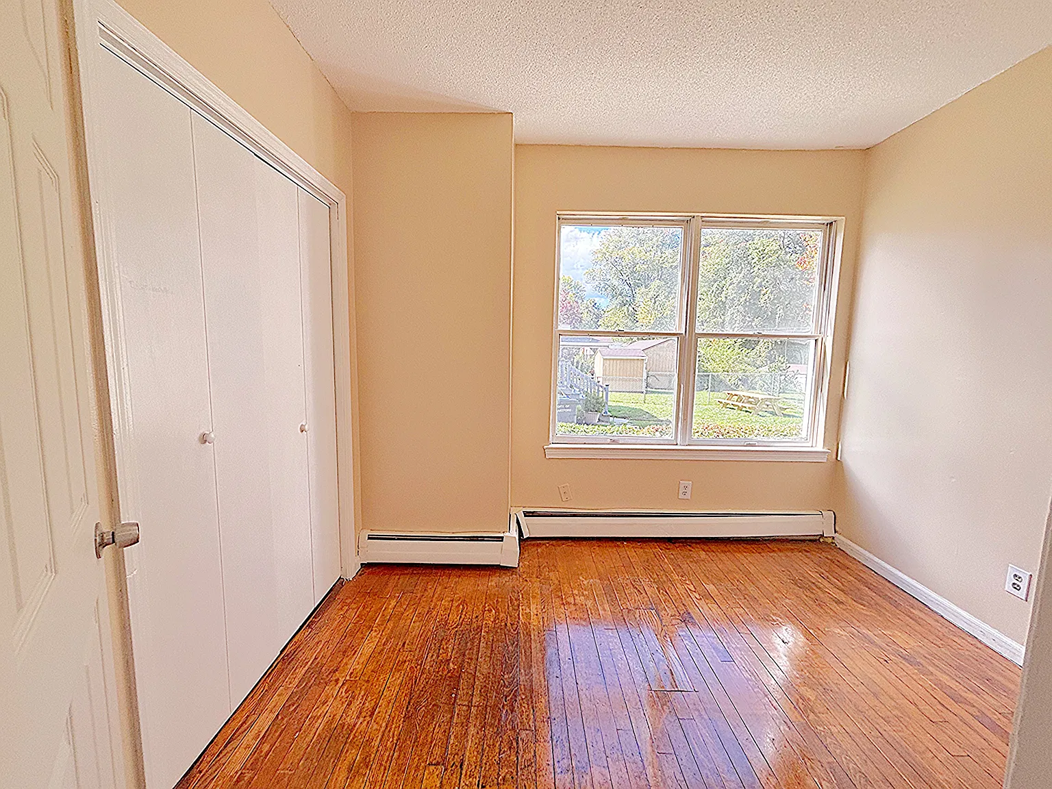 2 bed, 1100 sqft, $1,450 — Photo 3