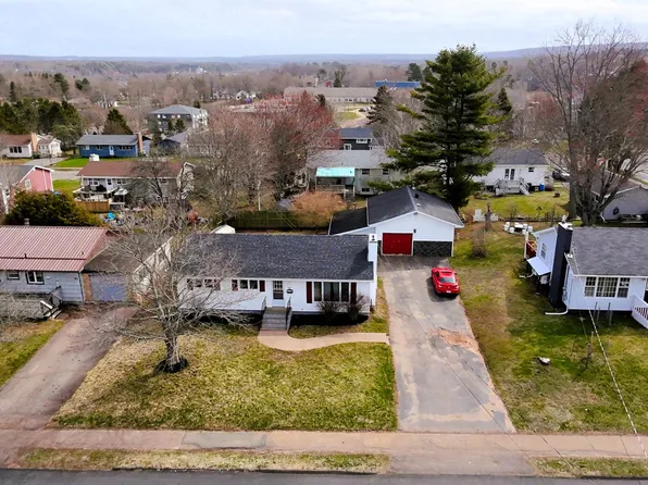 48 Birch St, Colchester, NS B2N 4X2