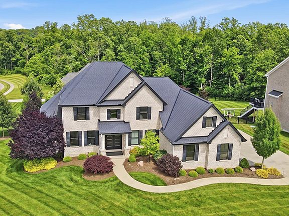 3rd image of 574 Forestedge Dr