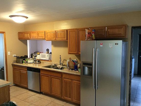 3rd image of 8038 W Magnolia Dr