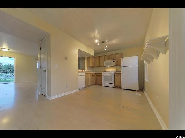 386 W 500 N — Photo 10