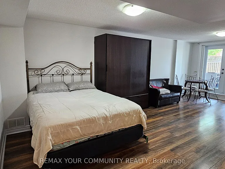 46 Courtland Cres #BASEMENT — Photo 16
