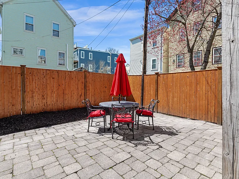 139 W 6th St #1 — Photo 26