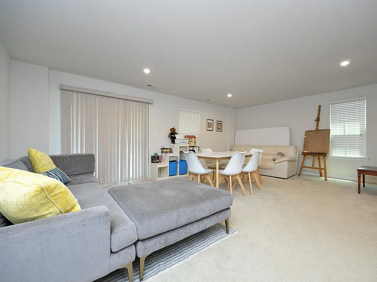 1021 Brownsmith Dr — Photo 15