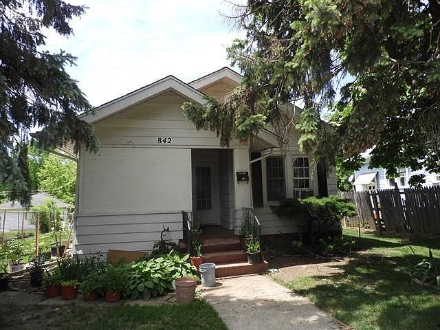 1st image of 842 S McAlister Ave