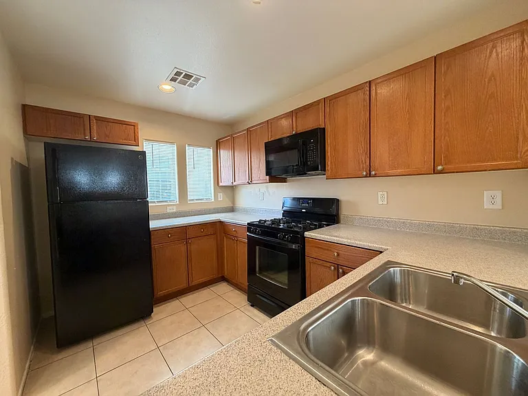9112 Pearl Cotton Ave — Photo 5